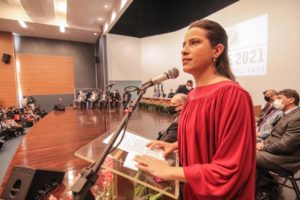 RAQUEL LYRA QUER DIÁLOGO COM A SOCIEDADE