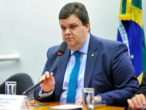 WOLNEY QUEIROS ENTREGA A LIDERANÇA DO PDT NA CÂMARA