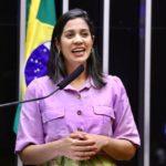 A PEDIDO DE IZA ARRUDA, CÂMARA FEDERAL REALIZA DEBATE SOBRE A INSTITUIÇÃO DO DIA NACIONAL EM DEFESA DA VACINA