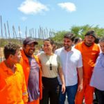 EM CARNAUBEIRA DA PENHA, KAIO MANIÇOBA ACOMPANHA ANDAMENTO DAS OBRAS DA PE-425 COM A GOVERNADORA RAQUEL LYRA