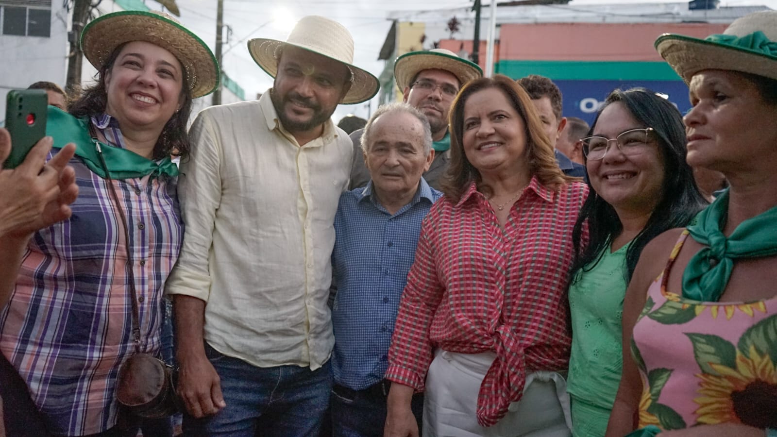 00d79129-09c0-4ee2-b724-0f50f6f63a03