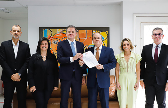 17183001816887-11_540x349