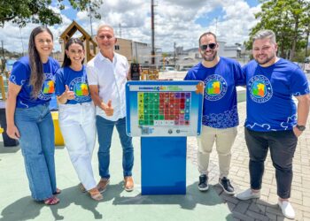 PRIMEIRA PRANCHA COM COMUNICAÇÃO ALTERNATIVA PARA PESSOAS NEUROATIPÍCAS É INAUGURADA EM VITÓRIA