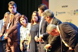NO CONGRESSO DA AMUPE GOVERNADORA RAQUEL LYRA E PREFEITO JOÃO CAMPOS CONTINUAM ESCARAMUÇA