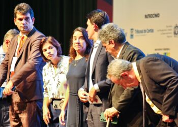 NO CONGRESSO DA AMUPE GOVERNADORA RAQUEL LYRA E PREFEITO JOÃO CAMPOS CONTINUAM ESCARAMUÇA