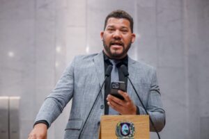 DEPUTADO ABIMAEL SANTOS DIZ QUE AGUA TEM QUE CHEGAR EM TORITAMA E SANTA CRUZ