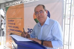 MANO MEDEIROS CONVOCA NOVOS PROFISSIONAIS PARA AS ÁREAS DE EDUCAÇÃO E SAÚDE APROVADOS NO ÚLTIMO CONCURSO
