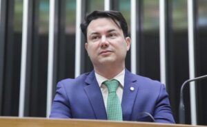DEPUTADO CLODOALDO MAGALHÃES ENTRA DE LICENÇA PARA TRATAR DA SAÚDE