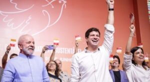 LULA DIZ QUE NÃO ABRE MÃO DE APOIAR JOÃO CAMPOS