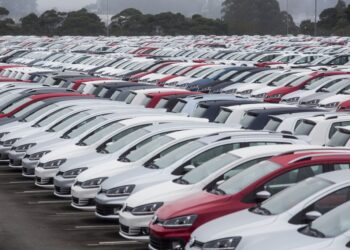 3-CARROS-PATIO-MONTADORA-BRUNNO-COVELLO-7