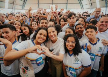 GOVERNADORA RAQUEL LYRA AUTORIZA MAIS DE R$ 60 MILHÕES EM OBRAS HÍDRICAS E ANUNCIA NOVA INSTALAÇÃO DO PORTO DIGITAL EM PETROLINA Foto de Janaína Pepeu_Secom (6)