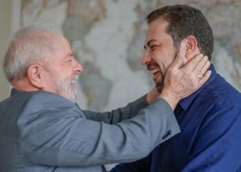 Lula_e_Guilherme_Boulos_sorriem_um_para_o_outro_Ricardo_Stuckert_7e815eebfe_a3e7f84c42