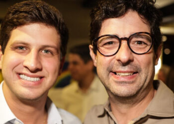 1200x_0.389446001774310735