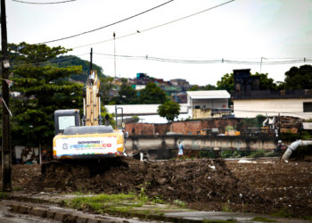 EM UMA SEMANA, OPERAÇÃO DO GOVERNO DO ESTADO REMOVE 100 CAÇAMBAS DE RESÍDUOS DO RIO BEBERIBE 1200x_0.278238001778942208