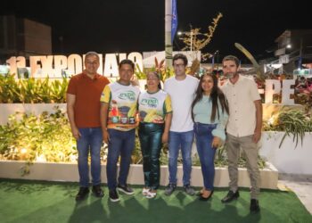AO LADO DA PREFEITA HELBINHA, RODRIGO FARIAS PARTICIPA DA ABERTURA DA EXPO MAIO EM TRINDADE IMG-20260529-WA0003
