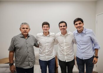 FERNANDO E FERNANDINHO URQUIZA DECLARAM APOIO A JOÃO CAMPOS NAS ELEIÇÕES DE 2026 b5c02e6e-5b3c-451b-abd4-a767fe93a710