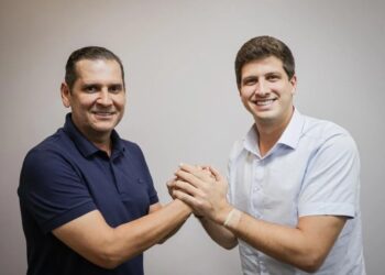 DEPUTADO FABRICIO FERRAZ LEVA O NOME DE JOÃO CAMPOS AO SERTÃO fabricio e joão