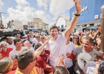 RODRIGO FARIAS RECEBE JOÃO CAMPOS EM SURUBIM joao-campos-rodrigo-farias-humberto-costa-surubim_widemd