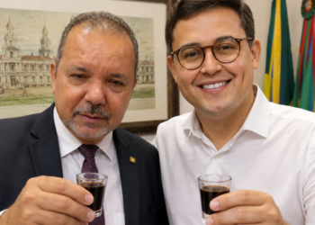 PREFEITO VICTOR MARQUES TOMA CAFÉ COM O VEREADOR HÉLIO GUABIRABA, DO PSB ChatGPT Image 26 de ago. de 2026, 05_39_22