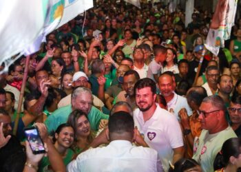 FERNANDO FILHO REÚNE MULTIDÃO EM BUENOS AIRES E FORTALECE CANDIDATURA À REELEIÇÃO COM APOIO DO PREFEITO HENRIQUE QUEIROZ E DO DEPUTADO ESTADUAL HENRIQUE FILHO FERNANDO FILHO REÚNE MULTIDÃO EM BUENOS AIRES E FORTALECE CANDIDATURA À REELEIÇÃO COM APOIO DO PREFEITO HENRIQUE QUEIROZ E DO DEPUTADO ESTADUAL HENRIQUE FILHO