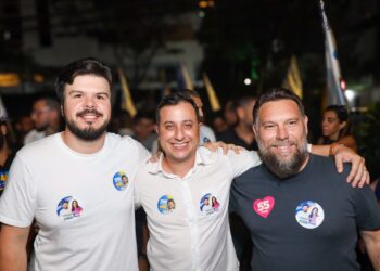 FERNANDO FILHO E WANDERSON FLORÊNCIO REÚNEM MAIS DE 1.000 PESSOAS EM ENCONTRO NA TORRE FERNANDO FILHO E WANDERSON FLORÊNCIO REÚNEM MAIS DE 1.000 PESSOAS EM ENCONTRO NA TORRE