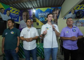 MENDONÇA FILHO, MIGUEL COELHO E DAVI MUNIZ AMPLIAM FORÇA POLÍTICA EM BRASÍLIA TEIMOSA MENDONÇA FILHO, MIGUEL COELHO E DAVI MUNIZ AMPLIAM FORÇA POLÍTICA EM BRASÍLIA TEIMOSA